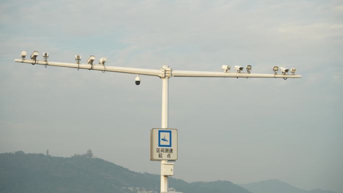 交通区间测速违章抓拍