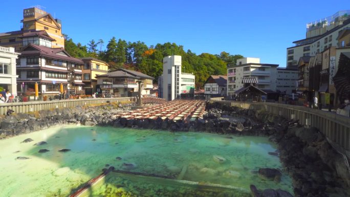 草津温泉的Yubatake。群马县草津镇