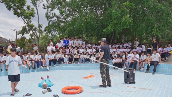 学校防溺水教育 演练