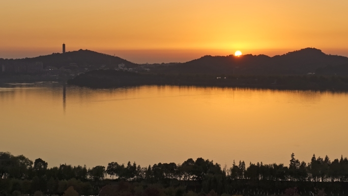 湖南岳阳洞庭湖南湖夕阳风光