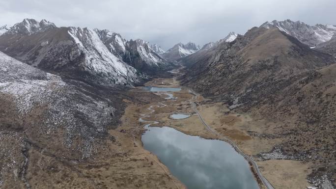 航拍四川阿坝莲宝叶则景区山水风光