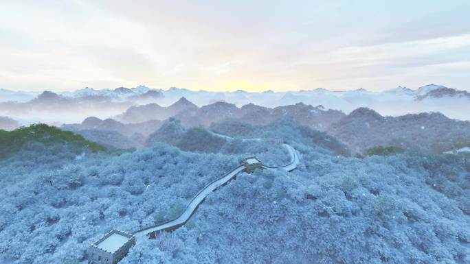 4k长城下雪 冬日唯美雪景雾松