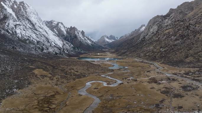 航拍四川阿坝莲宝叶则景区山水风光