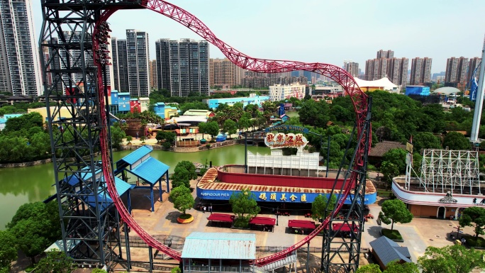 航拍武汉欢乐谷游乐场惊险刺激的游乐项目