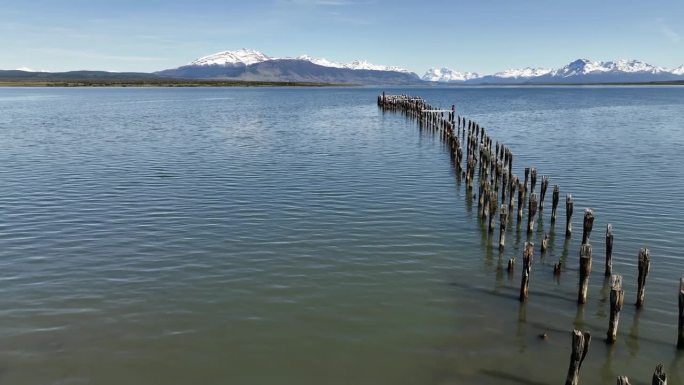 智利麦哲伦纳塔莱斯港的著名码头。