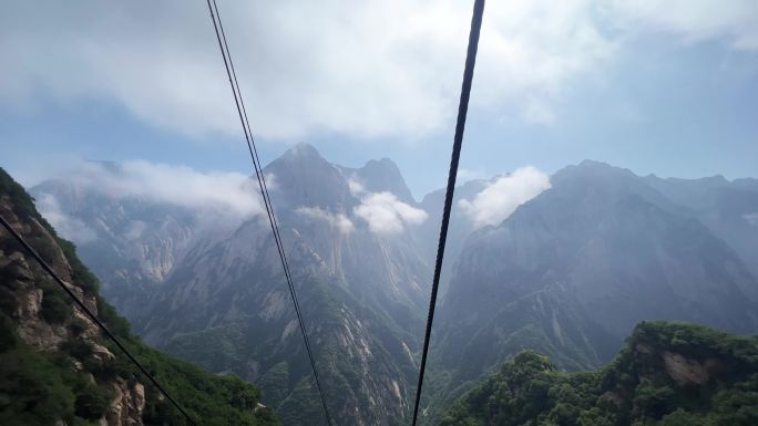 陕西西岳5A级景区华山索道缆车山峰云海