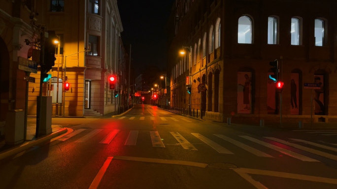 老上海外滩街道夜景