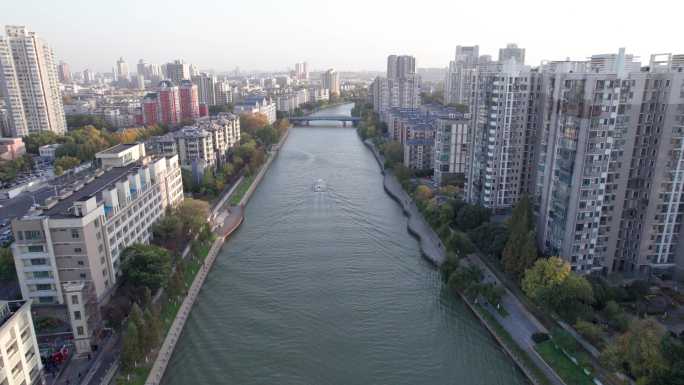 秦淮河，城市内河，河流两旁的小区住宅