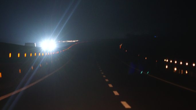 夜间高速行路
