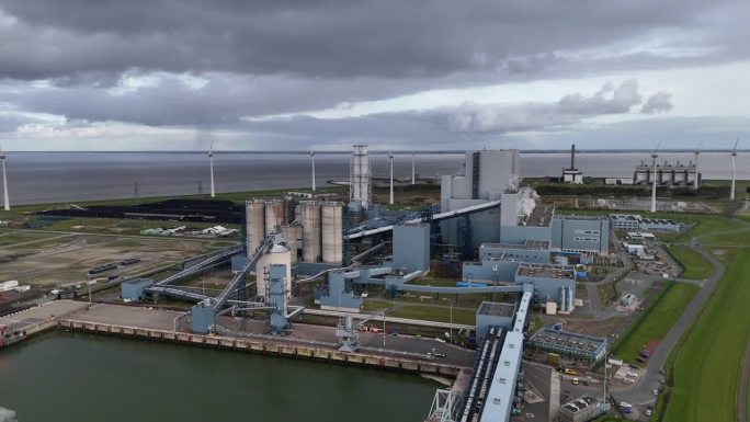 荷兰Eemshaven的硬煤和生物质发电厂