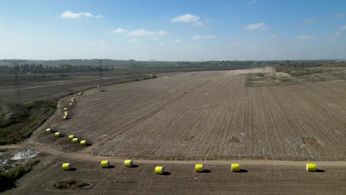 高分辨率4K无人机拍摄的棉花田年度棉花收获后的视频- Hulda以色列