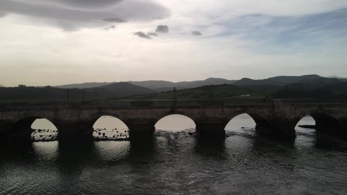 古玩桥Puente de la Maza San Vicente de la Barquera西班牙