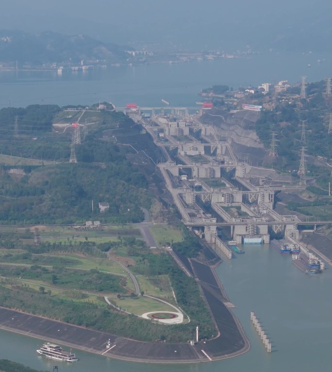 三峡大坝五级船闸竖屏