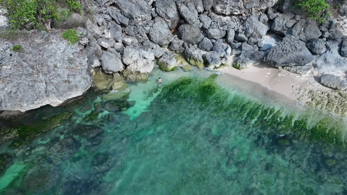 原创 印度尼西亚巴厘岛清澈海水航拍风光