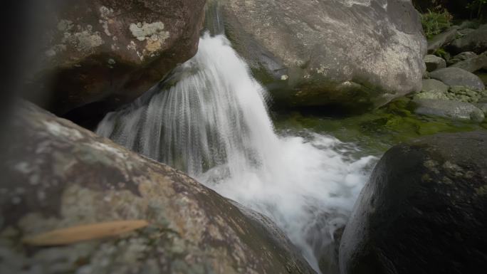 高山流水溪流山泉