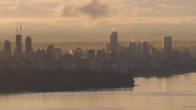 加拿大不列颠哥伦比亚省温哥华市中心的现代城市天际线。