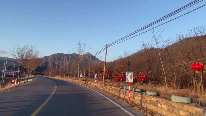 秋日的北京郊区公路行车