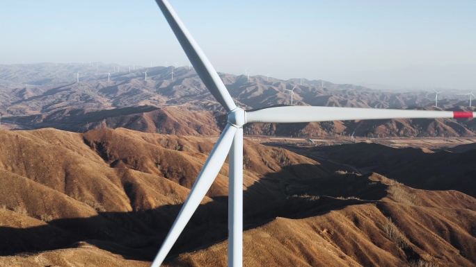 【4K】航拍山西恒山风力发电场