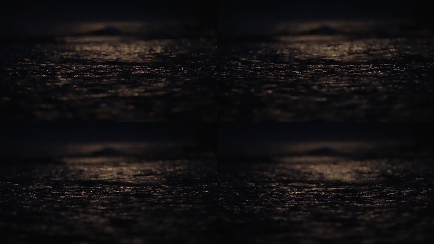夜晚月亮水面倒影