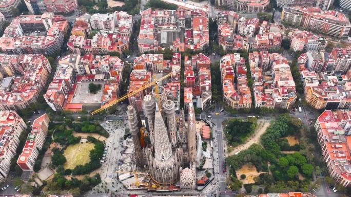 无人机的视野，令人叹为观止的空中辉煌的巴塞罗那城市景观。