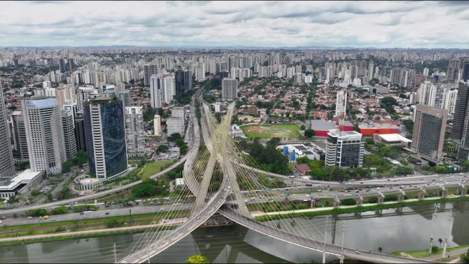 <s:1>圣保罗桥梁雄伟建筑的空中无人机。南美洲。
