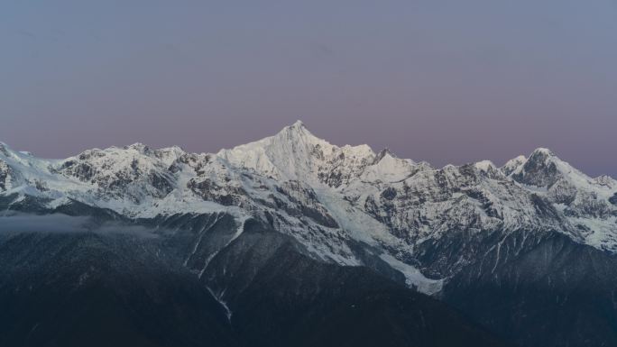 梅里雪山卡瓦格博峰日照金山4K延时