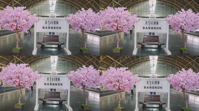 曼谷火车站的标志和樱花