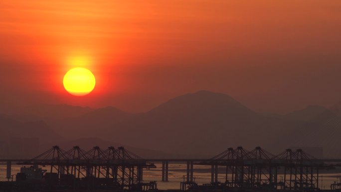 厦门海沧港区的日落视频