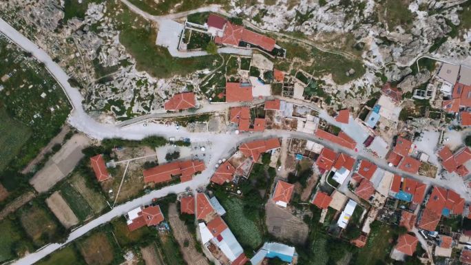土耳其阿菲永卡拉希萨尔省阿亚兹尼镇的全景图