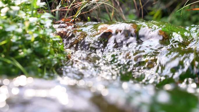 自然生态水流山泉矿泉水河流小溪水资源山川