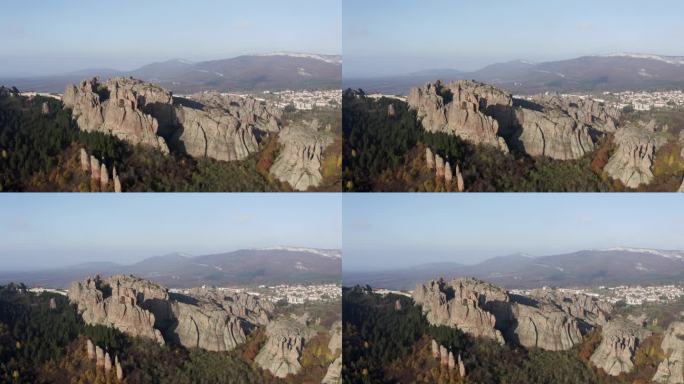 在保加利亚维丁省巴尔干山脉山麓的Belogradchik镇，无人机拍摄了天然岩层。