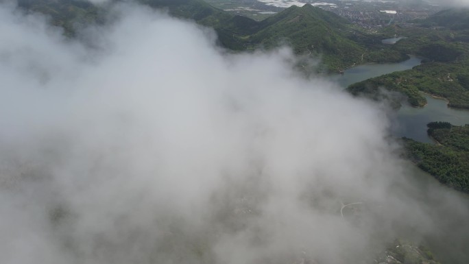 云层大气自然航拍山湖云朵