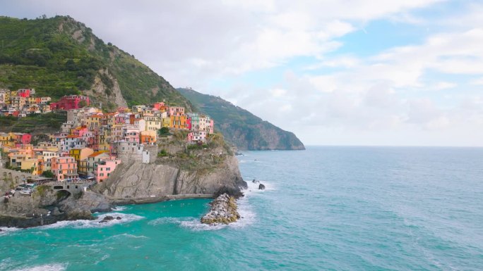 马纳罗，五渔村从上面看:意大利海岸的辉煌，欧洲。