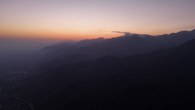 航拍秋天秦岭山顶云海风景