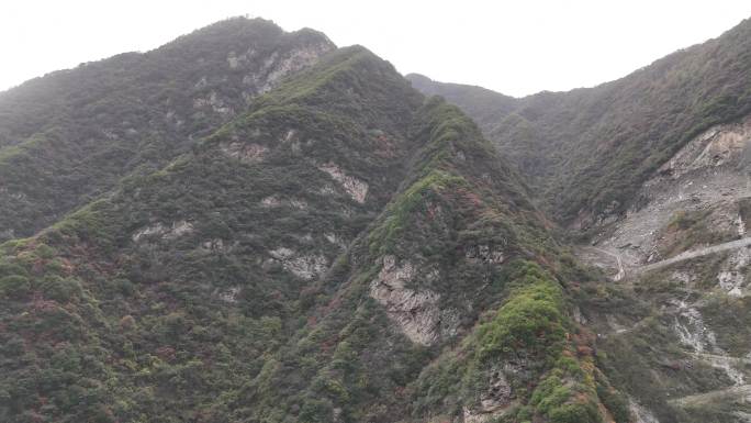 航拍秋天秦岭山顶云海风景