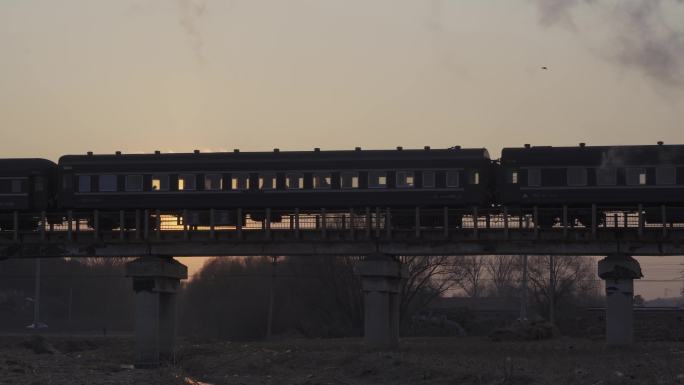 4K老火车蒸汽火车经过桥梁唯美