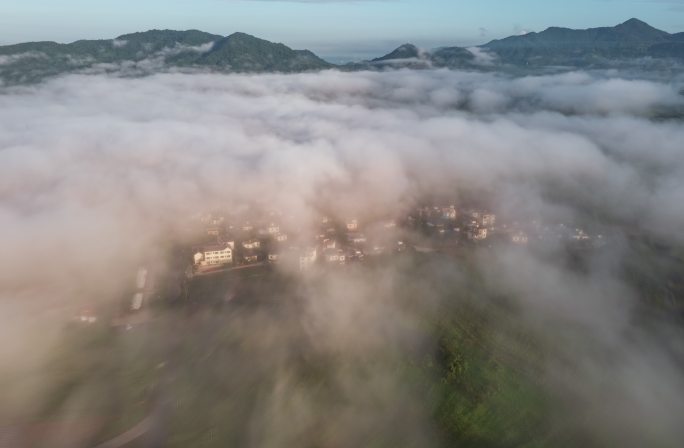 海南昌江七叉村日出云海