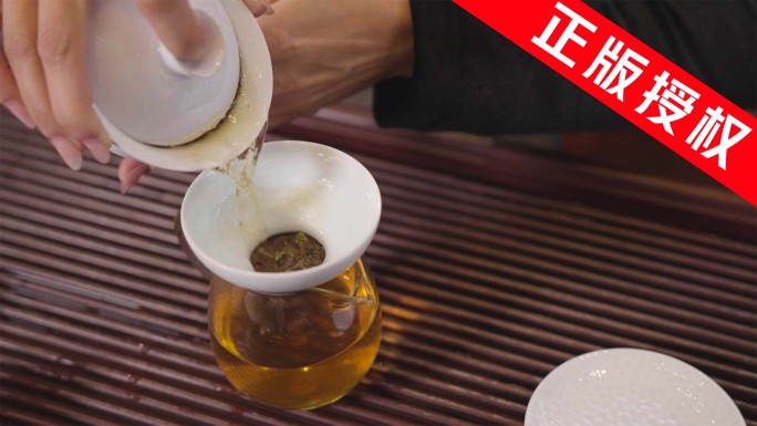 茶艺师煮茶品茗