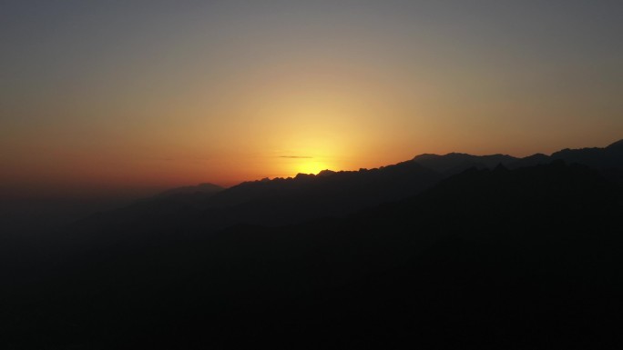 航拍秋天秦岭山顶云海风景