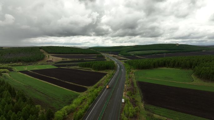 丘陵山地树林田地高速公路