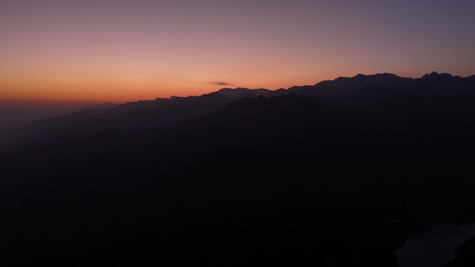 航拍秋天秦岭山顶云海风景