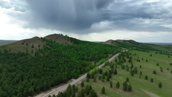 大兴安岭山区林间道路