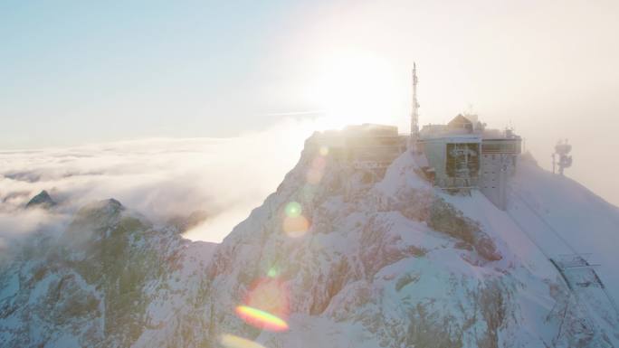 FPV航拍雪山滑雪场雪景小屋森林日出高山