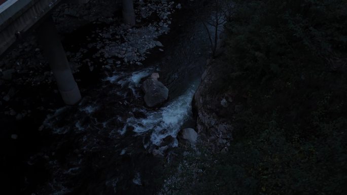 航拍秋天秦岭山顶云海风景