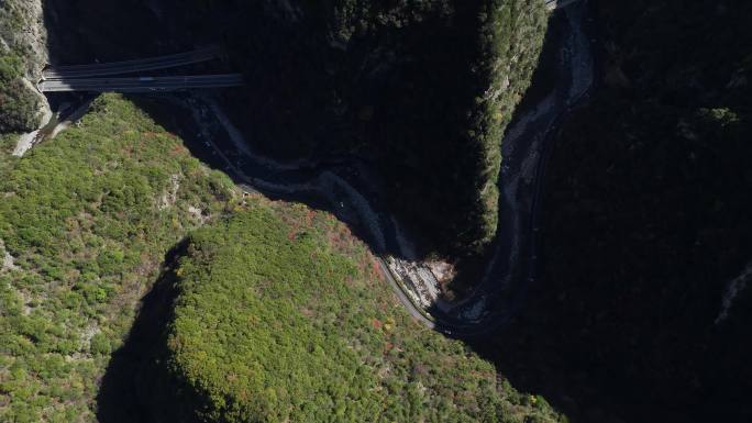 航拍秦岭山脉秋季风景