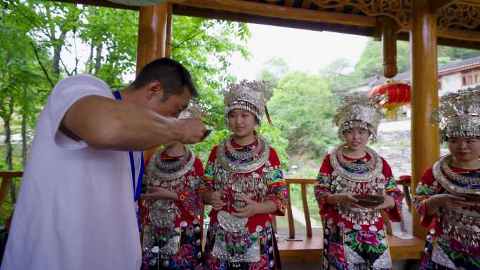 4K湘西竹山村旅游少数民族拦门酒唱山歌2