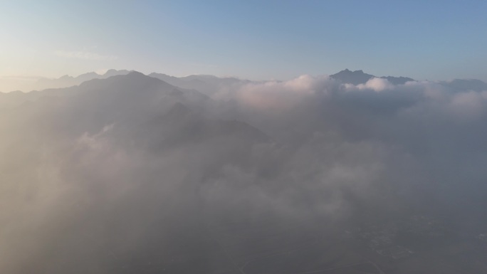 航拍云海秦岭秋季风景