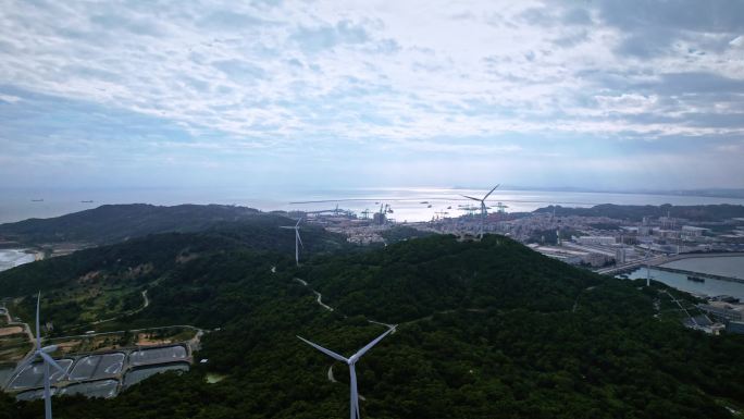 风力发电场 海角灯塔 风车 海岛风电