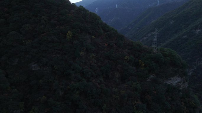 航拍秋天秦岭山顶云海风景