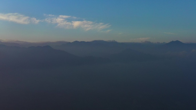 航拍云海秦岭秋季风景